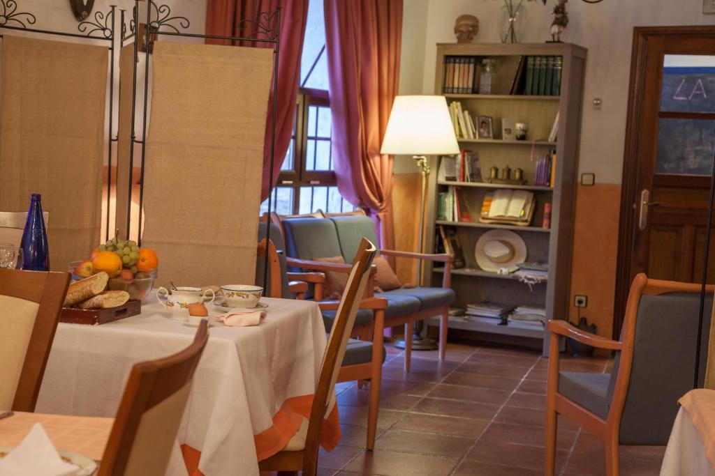 בית הארחה Tardelcuende 	La Casa Del Maestro מראה חיצוני תמונה